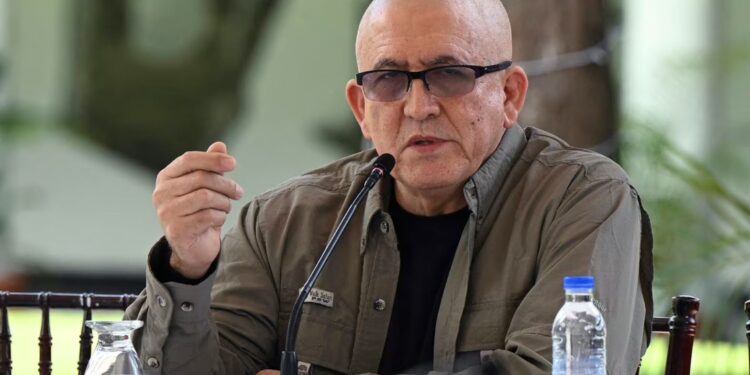Comandante del Eln se queda sin Twitter por amenazar a periodistas