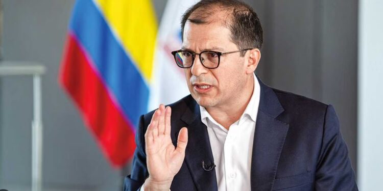 Fiscal general anuncia que antes de irse habrá decisiones por investigaciones a hijo y hermano del presidente