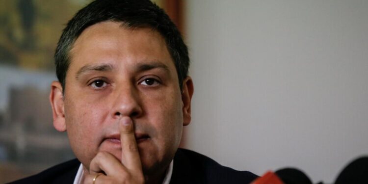 Ministro Lizcano dice que sólo recibirán efectivo como pago por caso Centros Poblados