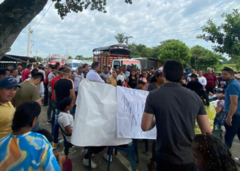 Manifestaciones por parte de la comunidad educativa que busca solución para transporte escolar