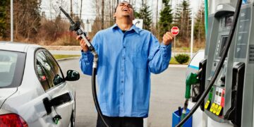 Precio de la gasolina aumenta 600 pesos en Colombia