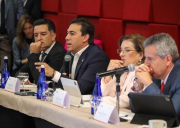 Grupos criminales quieren poner los candidatos, advierte el Registrador