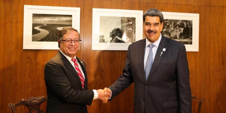Petro y Maduro se reunieron en Brasil