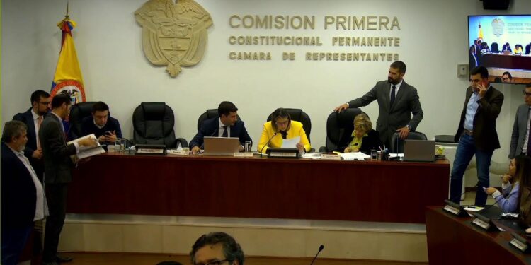 Por falta de quórum fue suspendido primer debate de la Reforma laboral