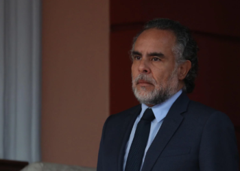 “Hemos recibido amenazas de personas muy poderosas”, denuncia Armando Benedetti