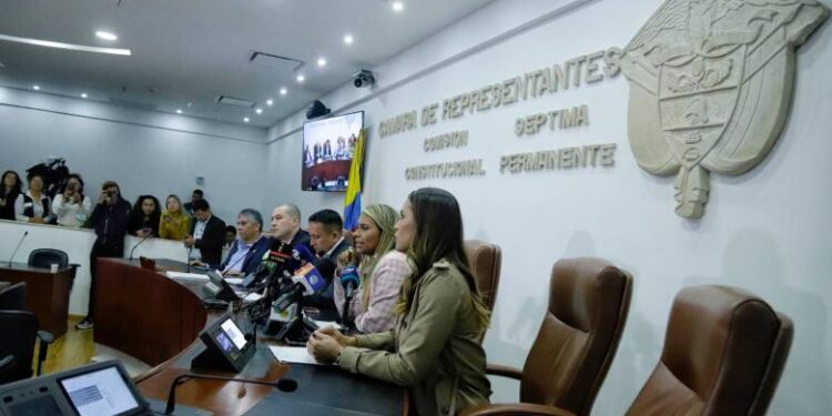 Reforma Laboral vive por apoyos indirectos de un conservador y otro de Cambio Radical