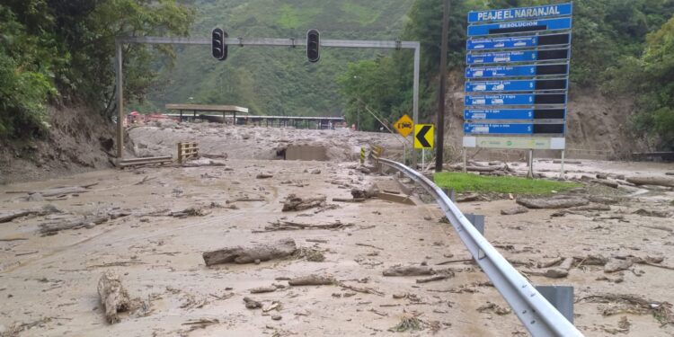 Ya suman 11 fallecidos por avalancha en la vía Bogotá – Villavicencio
