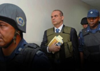 Salvatore Mancuso tiene orden de captura por más de 5.000 homicidios en Colombia