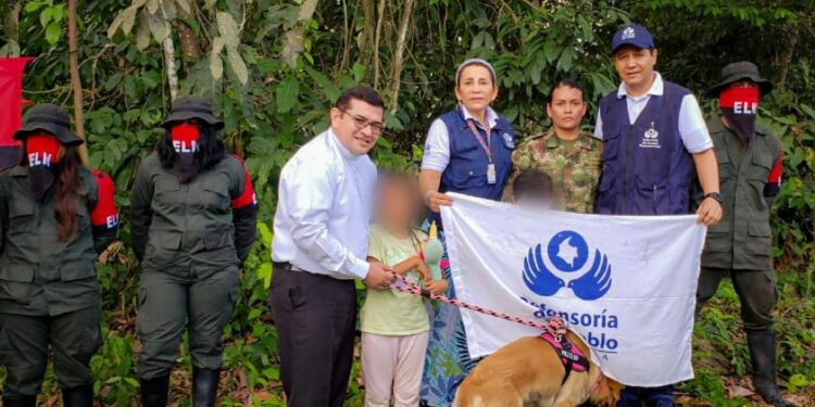 Fueron liberados la Sargento Karina Ramírez y sus dos hijos menores de edad por parte de la guerrilla del ELN, gracias a la intervención de la Defensoría del Pueblo de Arauca