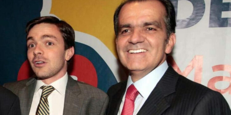 Excandidato presidencial Óscar Iván Zuluaga y su hijo no aceptaron cargos
