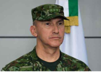 Fiscalía citó al comandante del Ejército para que informe de plan contra el fiscal general