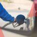 Aumento de gasolina en noviembre: Ministro Bonilla confirma compensación para taxistas