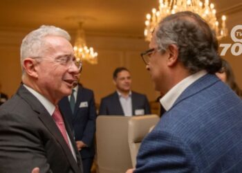 Reunión con un ‘tintico’ entre Petro y Uribe sobre la reforma a la salud en el Palacio de Nariño