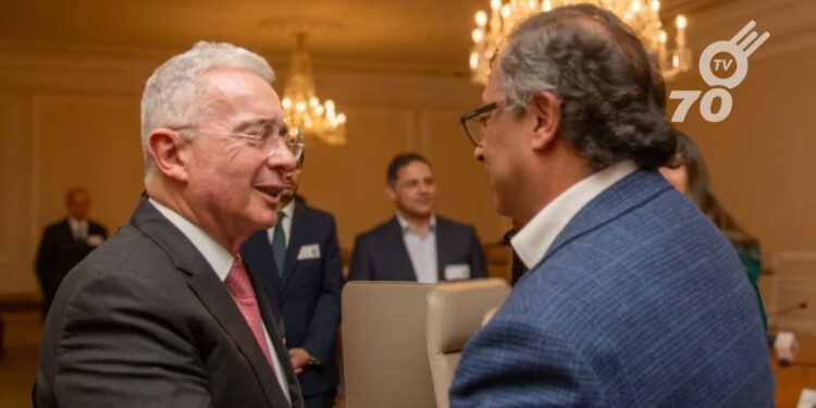 Reunión con un ‘tintico’ entre Petro y Uribe sobre la reforma a la salud en el Palacio de Nariño
