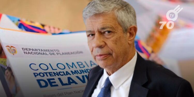 Desafíos institucionales y de recursos obstaculizan el Plan Nacional de Desarrollo en Colombia