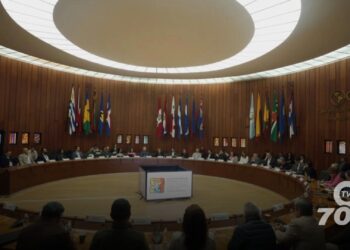ELN anuncia suspensión de secuestros en negociaciones de paz en México