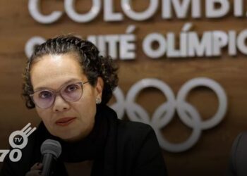 Ante la ausencia de cambios en la posición de la ministra, un grupo de 37 senadores de diversos partidos políticos ha tomado la iniciativa de impulsar una moción de censura a la ministra del deporte.