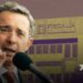 El fiscal responsable del caso de Álvaro Uribe Vélez renuncia por razones personales, en un momento clave del procedimiento.