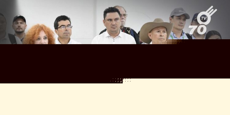 Se logra acuerdo parcial en negociaciones, levantando bloqueos en vías. Continuarán diálogos para resolver demandas restantes.