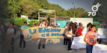 1.480 estudiantes del Instituto de Promoción Agropecuaria (IPA) en Puerto Jordán exigen contratación de docentes ante sobrecarga laboral de profesores.