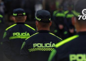Descubre cómo la estrategia de Microterritorios Seguros de la Policía Nacional y la colaboración con el Alcalde de Arauca, Juan Qüenza, están transformando Arauca en un municipio más seguro y próspero, mejorando la seguridad en áreas críticas y fortaleciendo la comunidad.