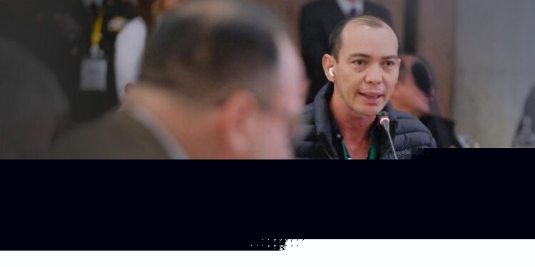 El Alcalde de Arauca, Juan Qüenza, denuncia la práctica de enviar a personal cuestionado de la fuerza pública al municipio.