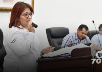 La Secretaria General del Departamento de Arauca informó en la Asamblea la situación y gestión de los bienes departamentales.