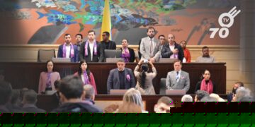 El Congreso de la República de Colombia aprueba un proyecto de ley que apoya a las mujeres periodistas que han enfrentado violencia, marcando un hito en la protección de derechos laborales y humanos.