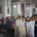 En la Misa Crismal en Arauca, el Obispo Jaime Cristóbal Abril insta a la oración por la paz y expresa preocupación por las víctimas del conflicto.