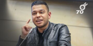 JotaPe Hernández expone extorsiones por guerrillas en Arauca y controversias en debates del Senado sobre reclutamiento de menores y seguridad nacional.
