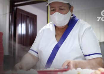 Tras protestas de madres trabajadoras del PAE en Fortul y Arauquita, el gobierno se compromete a mejorar sus condiciones laborales. Reunión con actores institucionales y Ministerio del Trabajo acuerda mesa de diálogo.