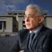 El expresidente Álvaro Uribe fue llamado a juicio por fraude procesal y soborno a testigos, marcando un momento crucial en la justicia colombiana.