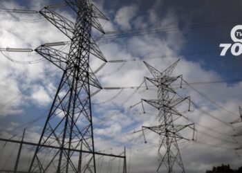 Ante especulaciones, el Ministro Andrés Camacho confirma la estabilidad de las tarifas de energía en Colombia, enfocándose en la gestión de El Niño.