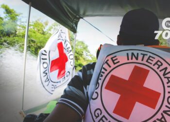 Informe del CICR reveló el aumento en desplazamientos y violencia en Colombia en 2023, urgiendo acción humanitaria.