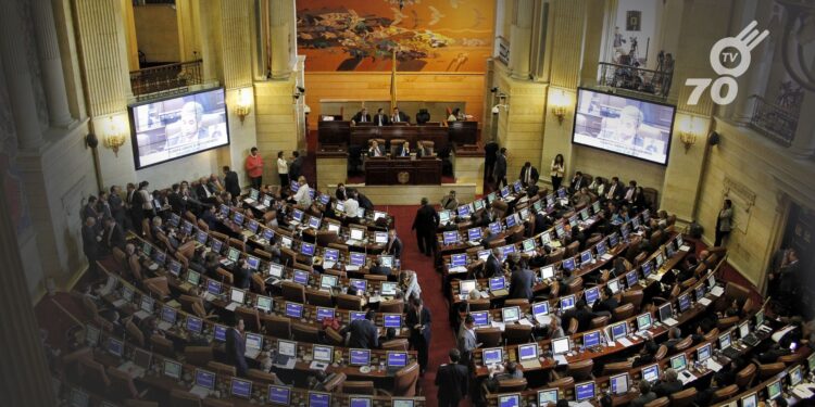 Este 7 de mayo, el Congreso de Colombia debatirá en cuarto y decisivo debate una ley para prohibir las corridas de toros. La propuesta incluye medidas de reconversión laboral para las familias afectadas y la reutilización de las plazas de toros.