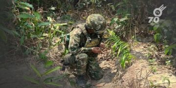 La Personería del municipio de Tame ha emitido una alerta sobre artefactos explosivos colocados en la vereda Los Andes, aumentando el riesgo para civiles y uniformados. Se ha instado a las autoridades a tomar medidas urgentes para desactivar estos dispositivos.
